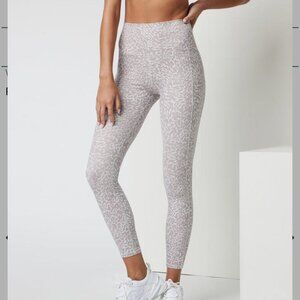 Vuori Studio Pocket Legging & Bra Set Size Small